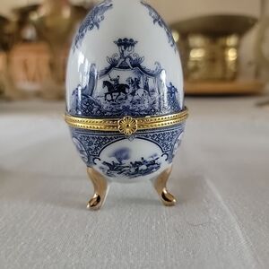 EGG JEWELRY BOX Porcelain And Gilding 'Hunt' Movitex Vintage".